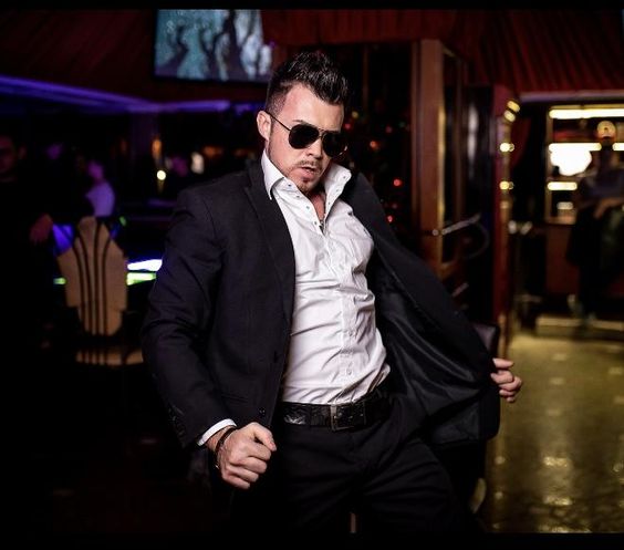 Костюм джентельмен и образ мужского шоу DavidStripShow 