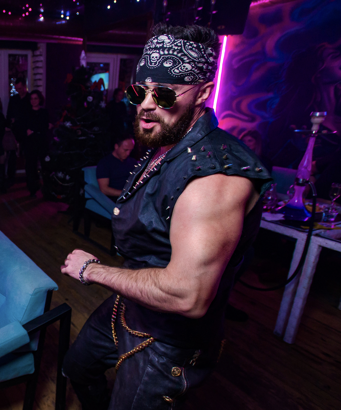 Костюмы мужского стриптиза и образы артиста