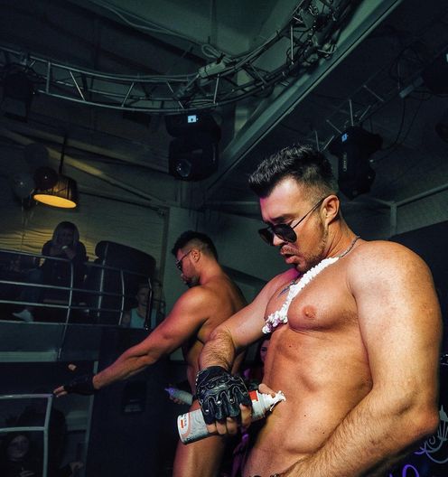 полицейский мужской стриптиз