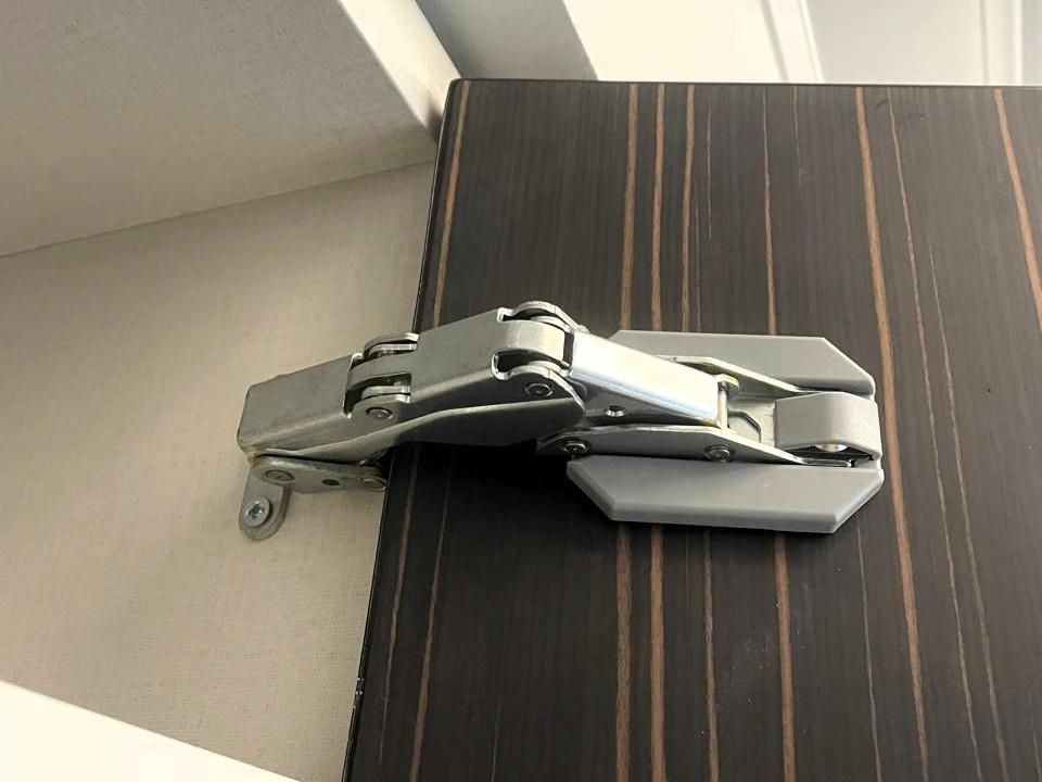 Петли для высоких фасадов