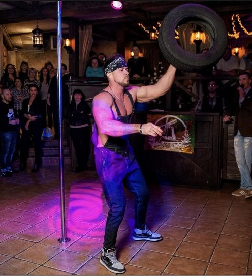 Костюм шиномонтаж образ мужского шоу DavidStripShow