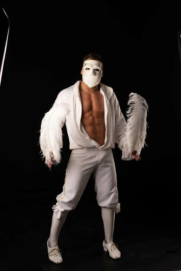 Валера мужской стриптиз